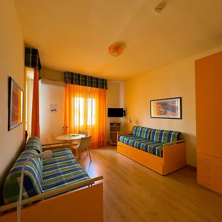 Nettuno Giardini-Naxos