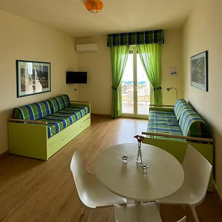 Nettuno Giardini-Naxos