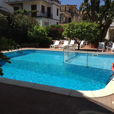 Nettuno Aparthotel 4*