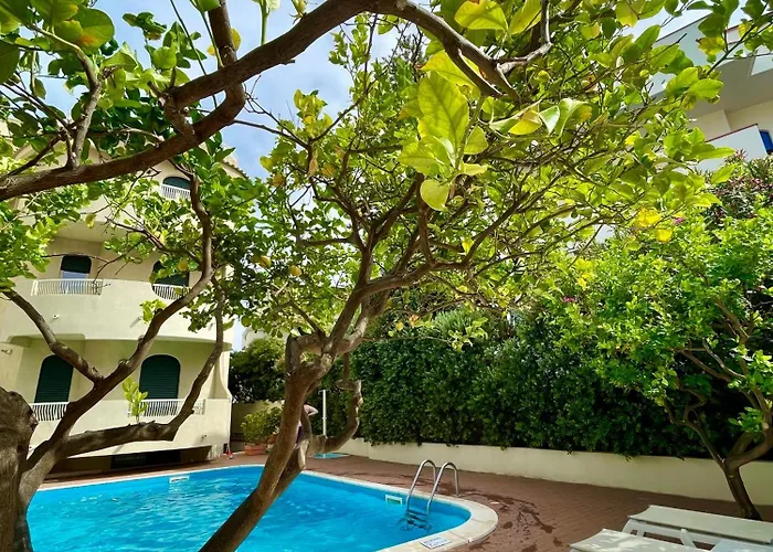 Nettuno جيارديني ناكسوس