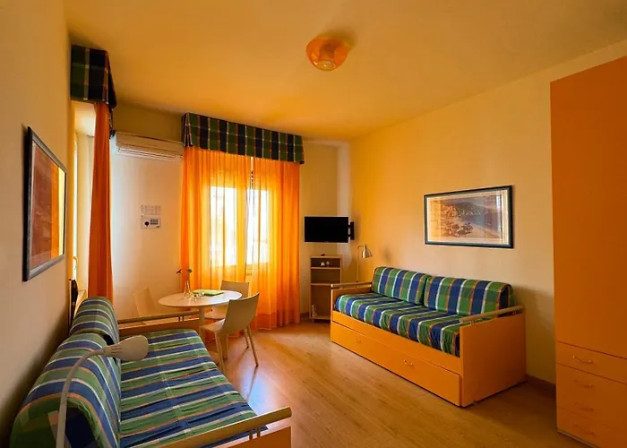 Nettuno جيارديني ناكسوس